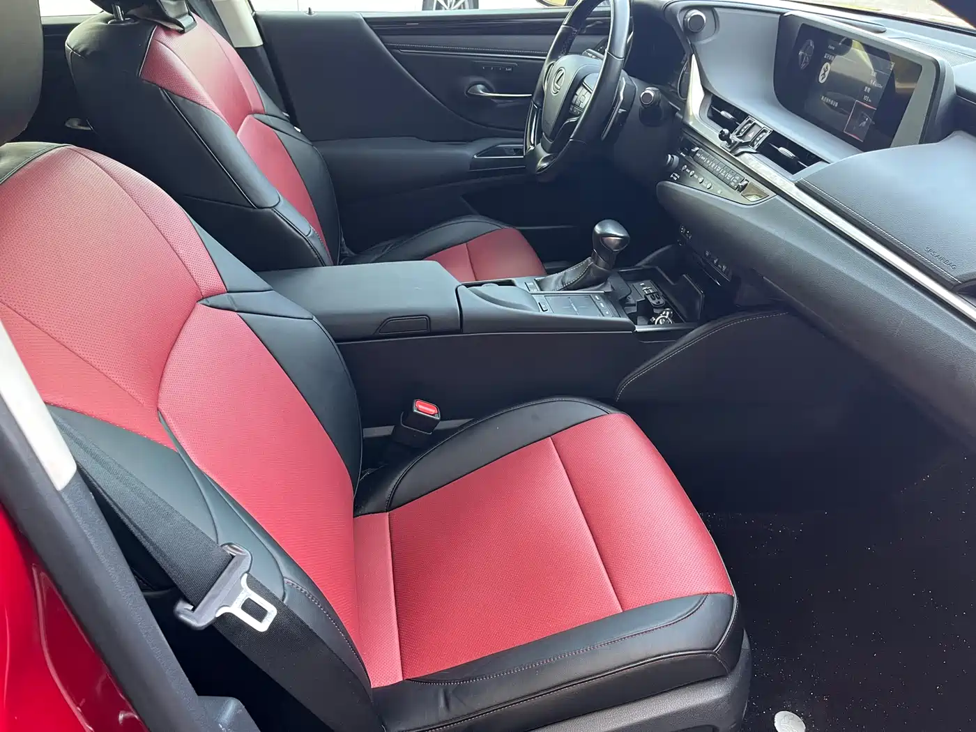 Lexus ES 2020 200 Luxury фото 11