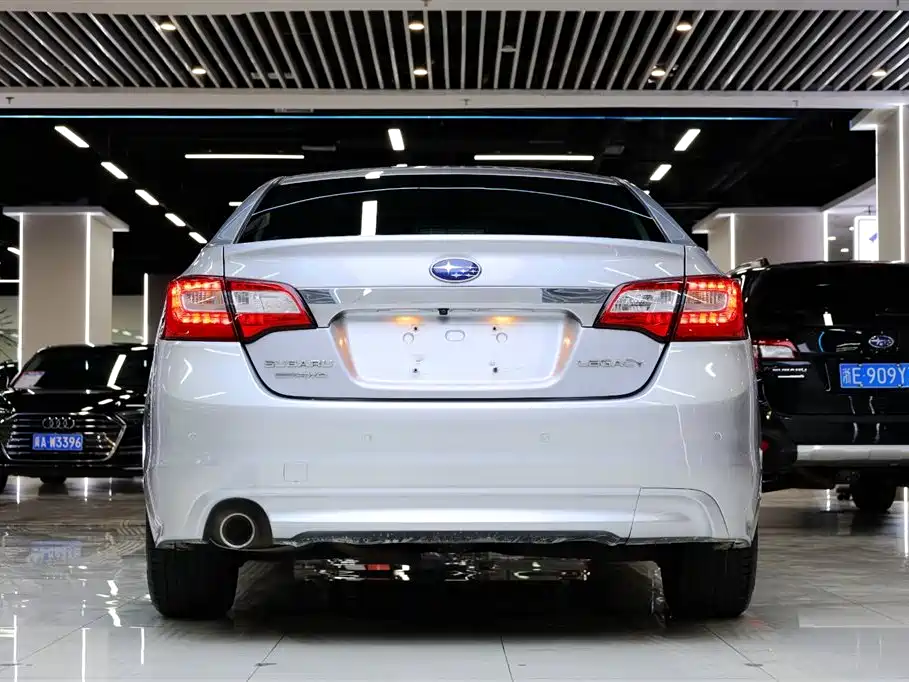 Subaru Legacy 2016 2.5i AWD Glory Edition фото 7