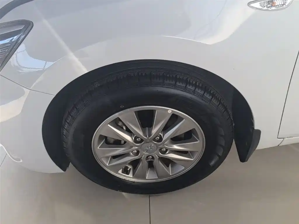 Hyundai Elantra 2018 1.6L Automatic Pleasing Edition GL China VI фото 23
