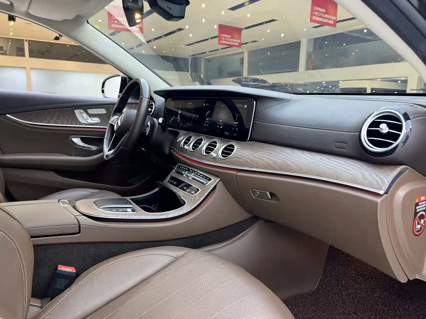 Mercedes-Benz E-Class 2022 Second Facelift E 300 L Luxury фото 17