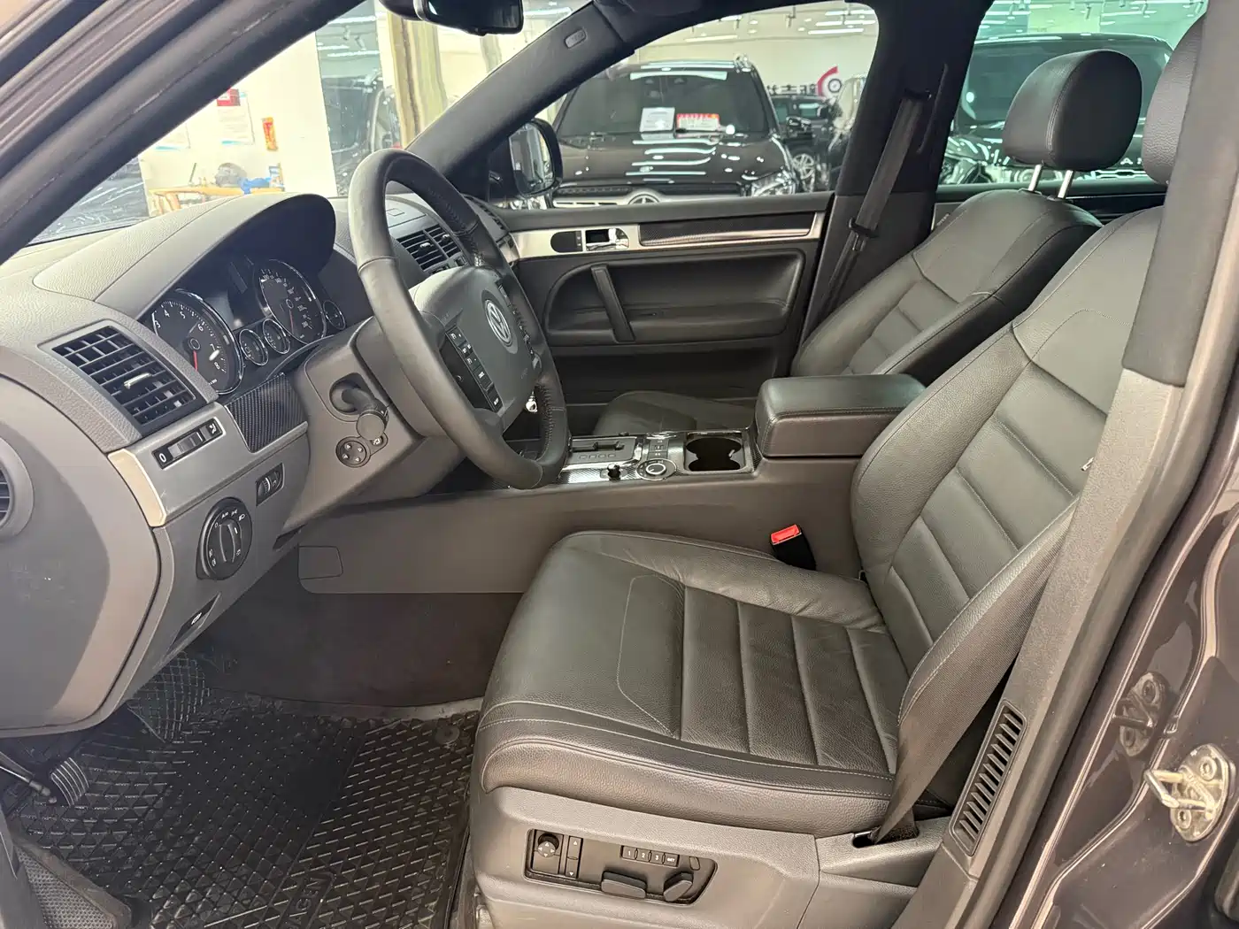 Volkswagen Touareg 2010 3.6 Limited Top Edition фото 9