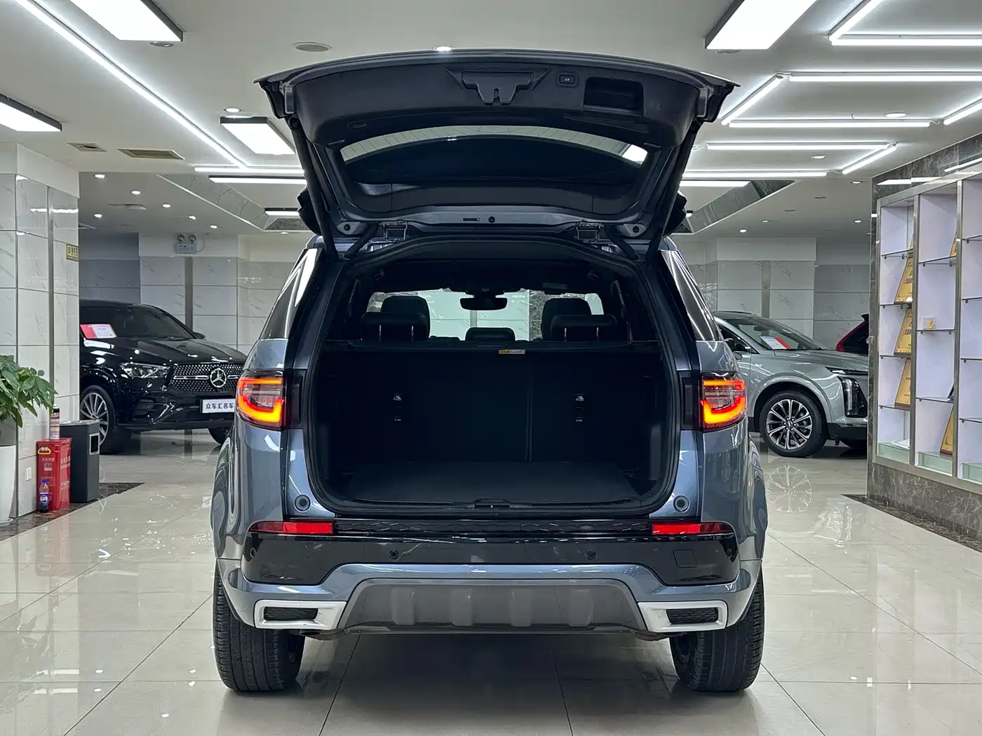 Land Rover Discovery Sport 2020 249PS R-Dynamic Performance фото 7