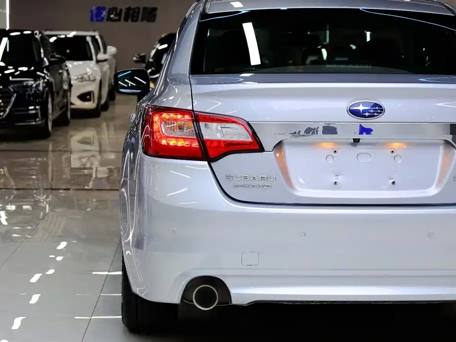 Subaru Legacy 2016 2.5i AWD Glory Edition фото 8