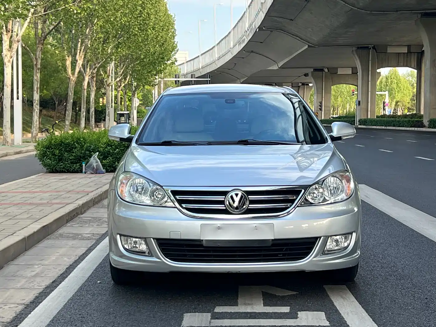 Volkswagen Lavida 2011 1.6L Automatic Pinxuan Edition фото 2