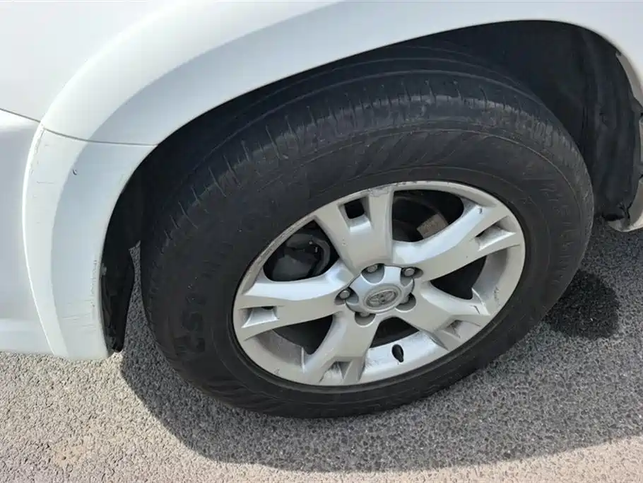 Toyota RAV4 Rongfang 2011 2.4L Automatic 4WD Luxury Edition фото 6