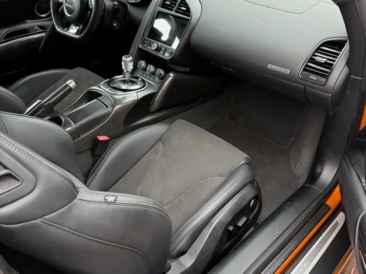 Audi R8 2014 4.2 FSI quattro фото 4