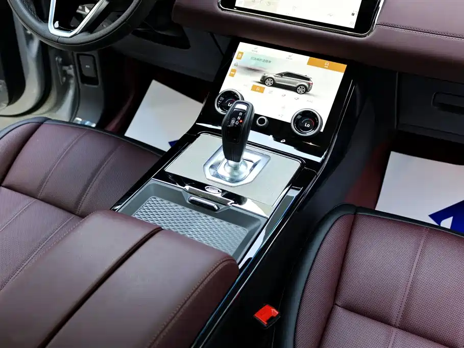Land Rover Range Rover Evoque 2023 Range Rover Evoque L 249PS Luxury Edition фото 21