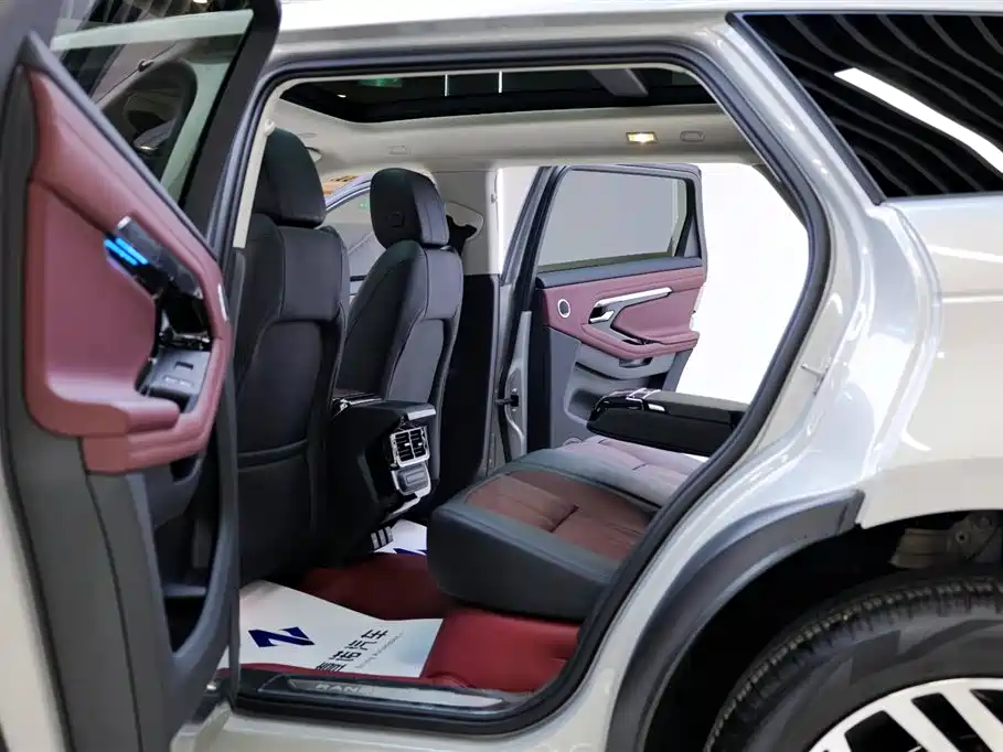 Land Rover Range Rover Evoque 2023 Range Rover Evoque L 249PS Luxury Edition фото 29