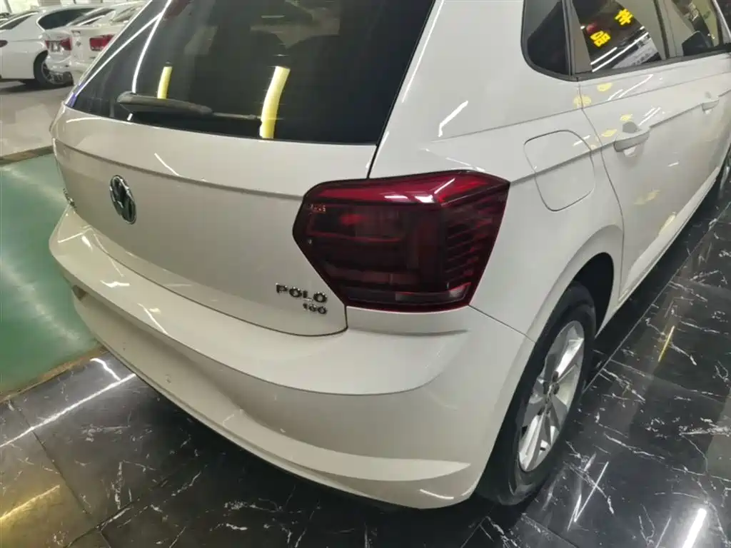 Volkswagen Polo 2019 Plus 1.5L Automatic Panorama Enjoyment Edition фото 8