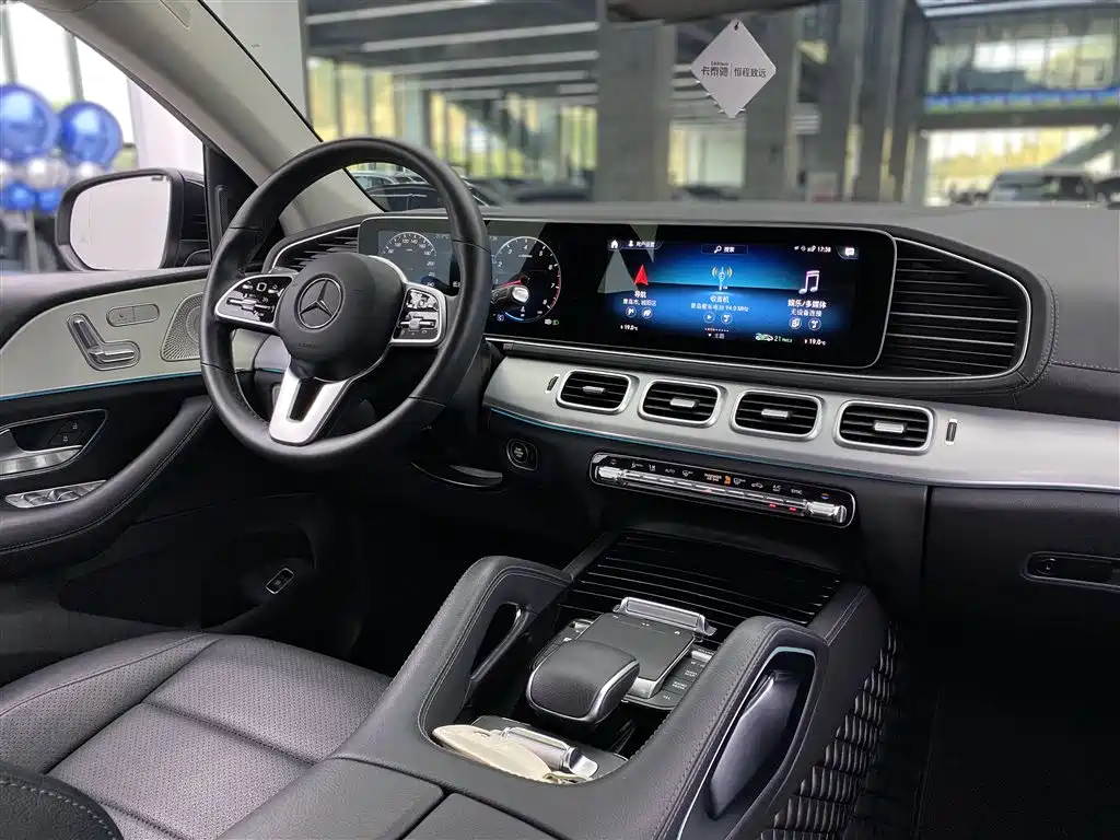 Mercedes-Benz GLE Coupe 2020 GLE 350 4MATIC Coupe SUV Fashion фото 13