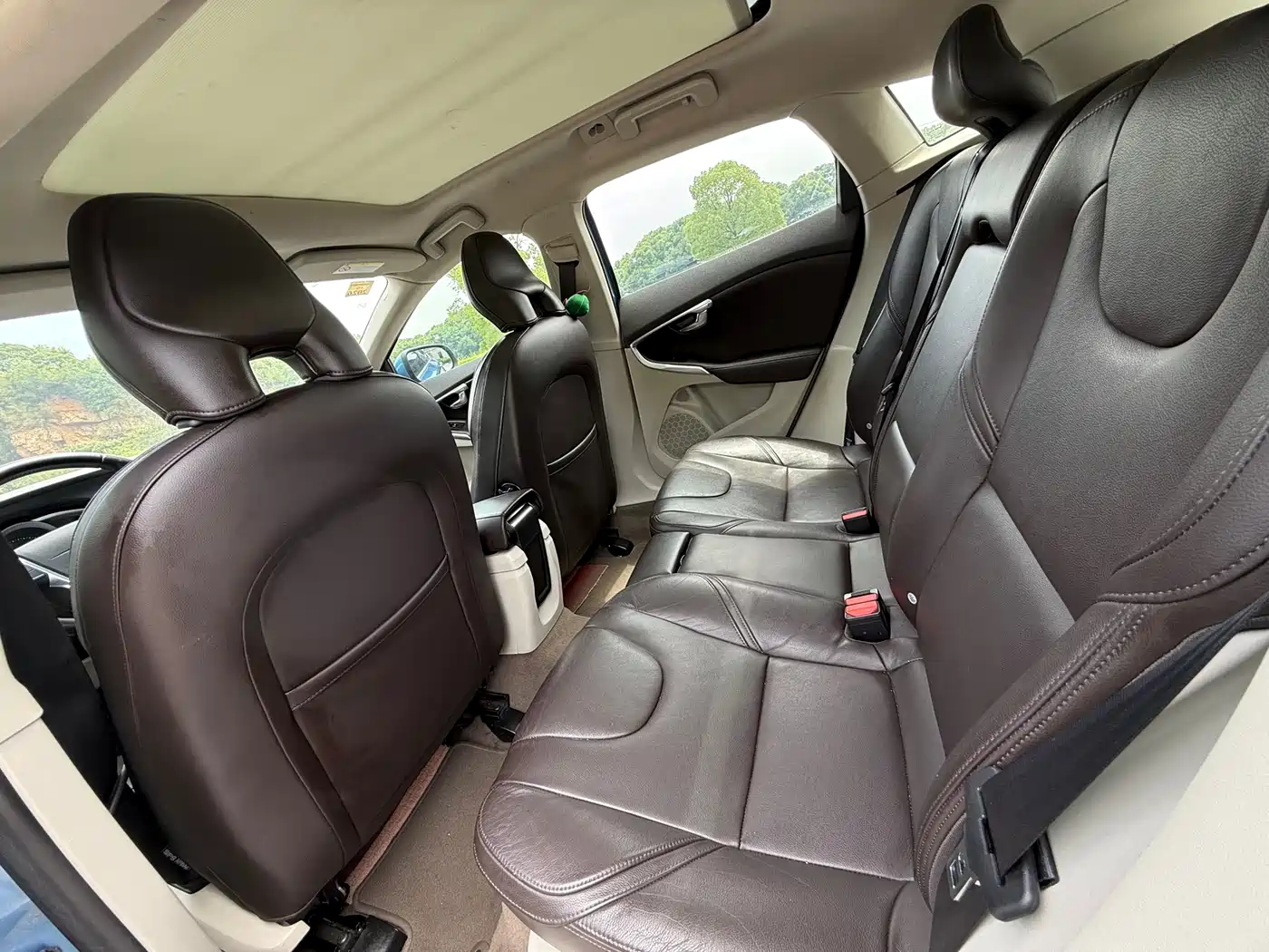 Фото 8 - Volvo V40