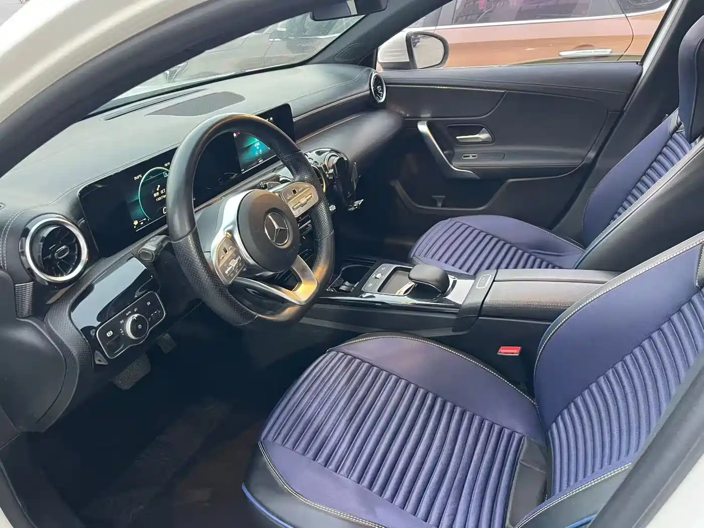 Mercedes-Benz A-Class 2019 A 180 L Sport Sedan фото 9