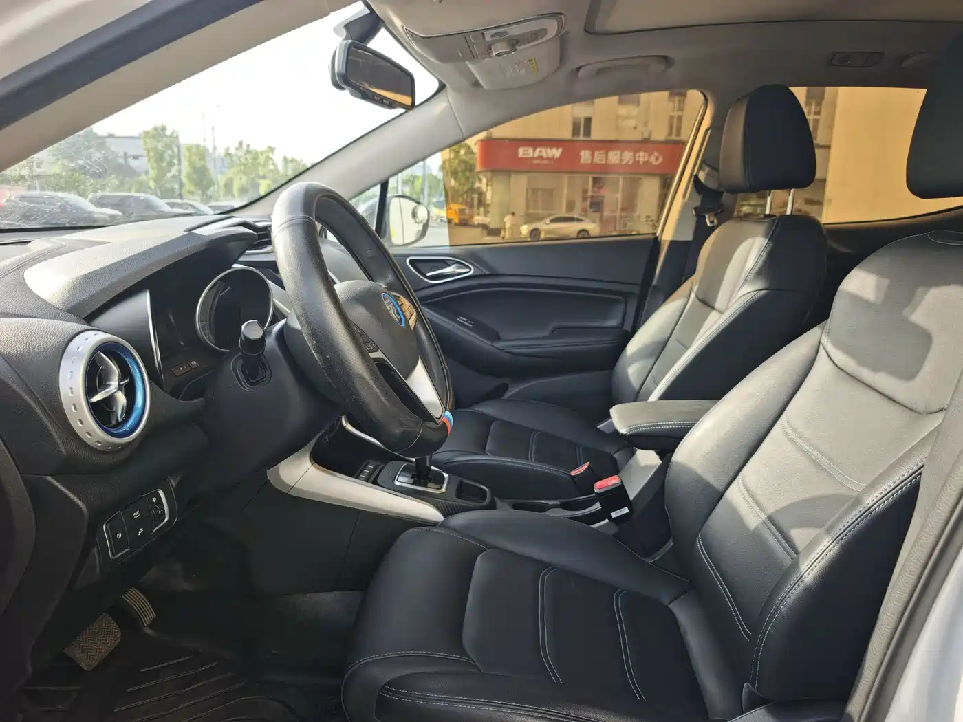 BYD Yuan New Energy 2019 EV360 Smart Connect Premium Edition фото 5