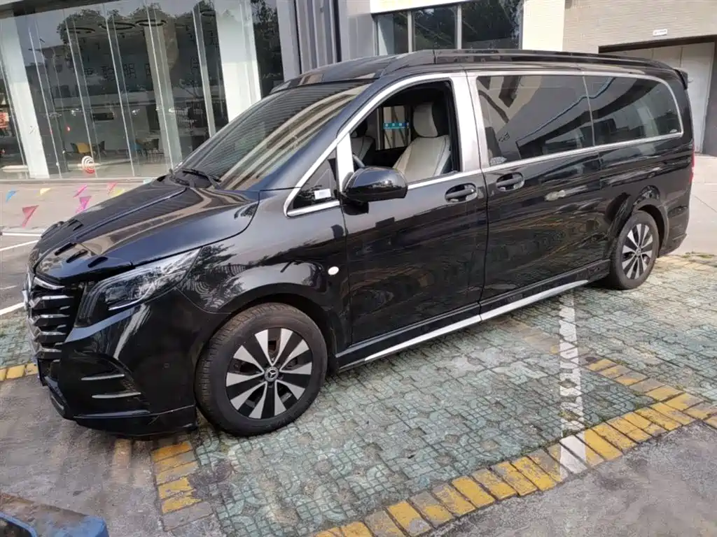 Mercedes-Benz Vito 2023 2.0T Business 7-Seater фото 3