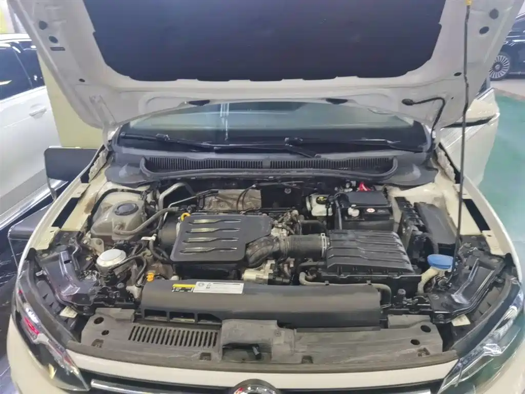 Volkswagen Polo 2019 Plus 1.5L Automatic Panorama Enjoyment Edition фото 20