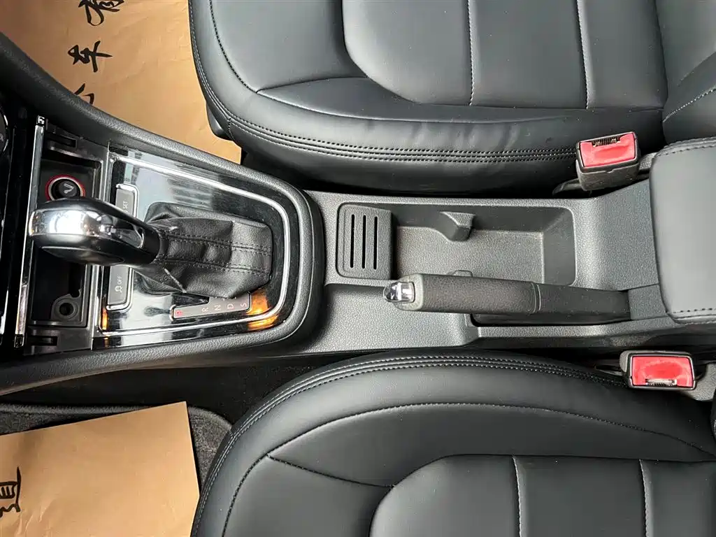 Volkswagen Bora 2015 Quality Edition 1.6L Automatic Fashion фото 13