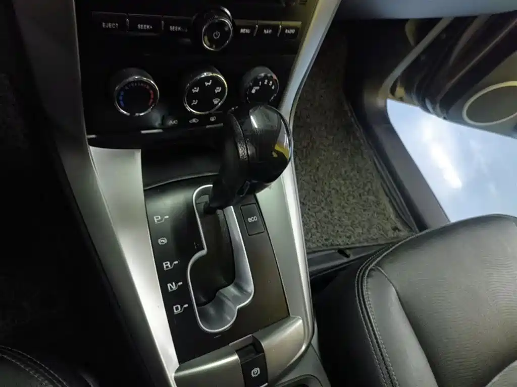 Chevrolet Captiva 2015 2.4L 2WD Urban Edition 7-seater фото 14