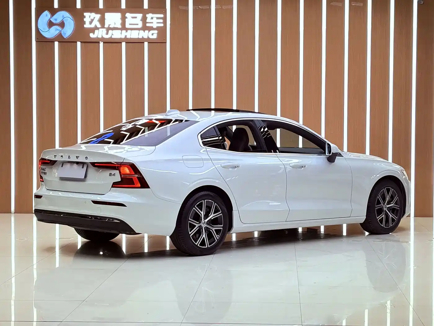 Volvo S60 2023 2023 B4 Smart Comfort Luxury Edition