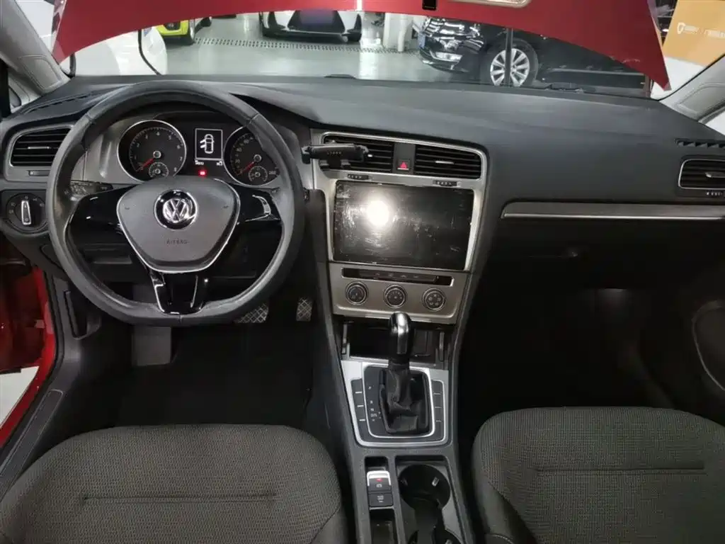 Volkswagen Golf 2016 1.6L Automatic Comfort фото 10