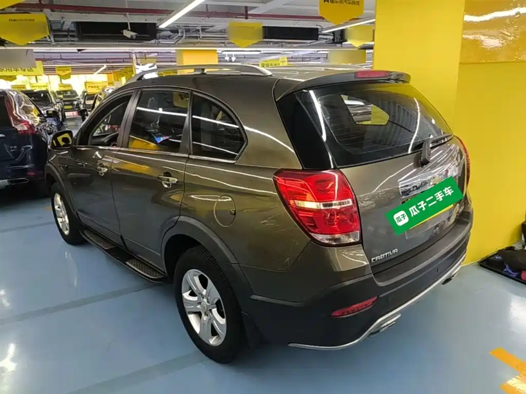 Chevrolet Captiva 2015 2.4L 2WD Urban Edition 7-seater фото 5