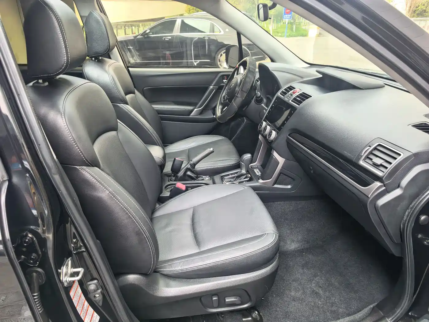 Subaru Forester 2016 2.5i Prestige Navigation Edition фото 6