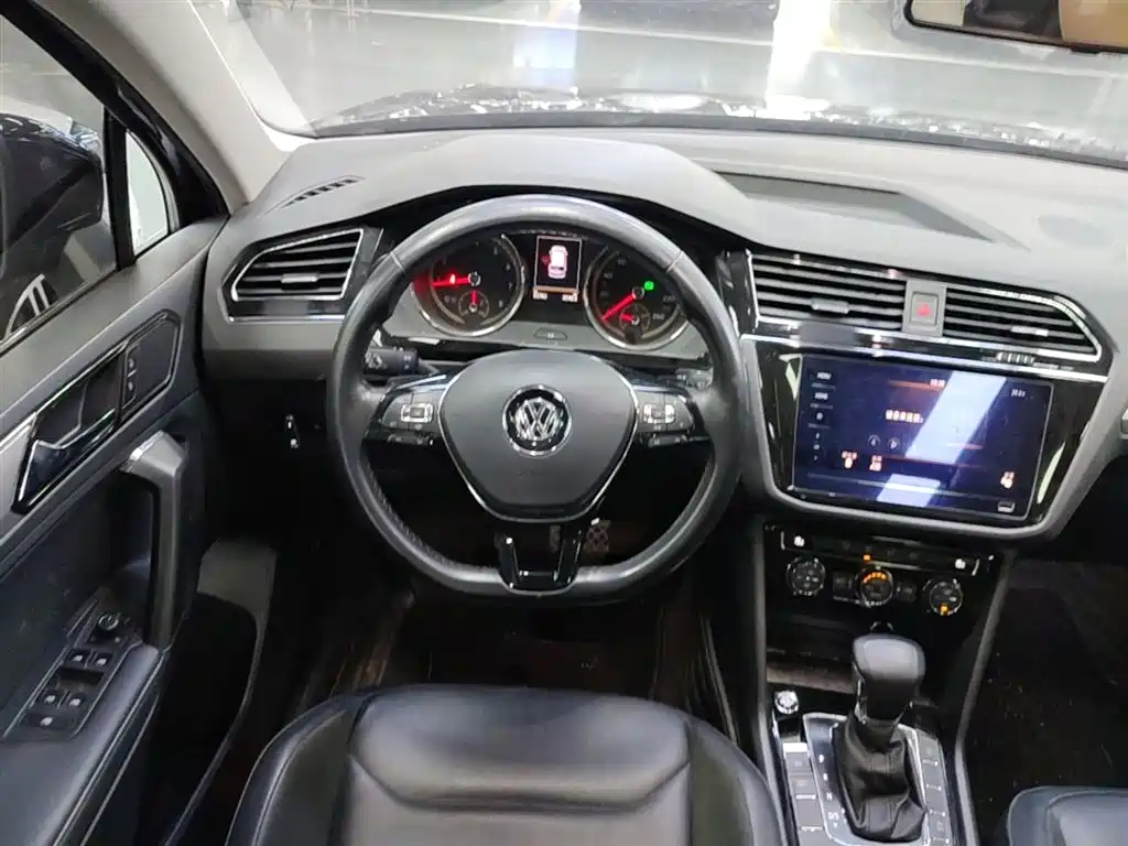 Volkswagen Tiguan L 2020 330TSI Auto 2WD Panorama Comfort China VI фото 11