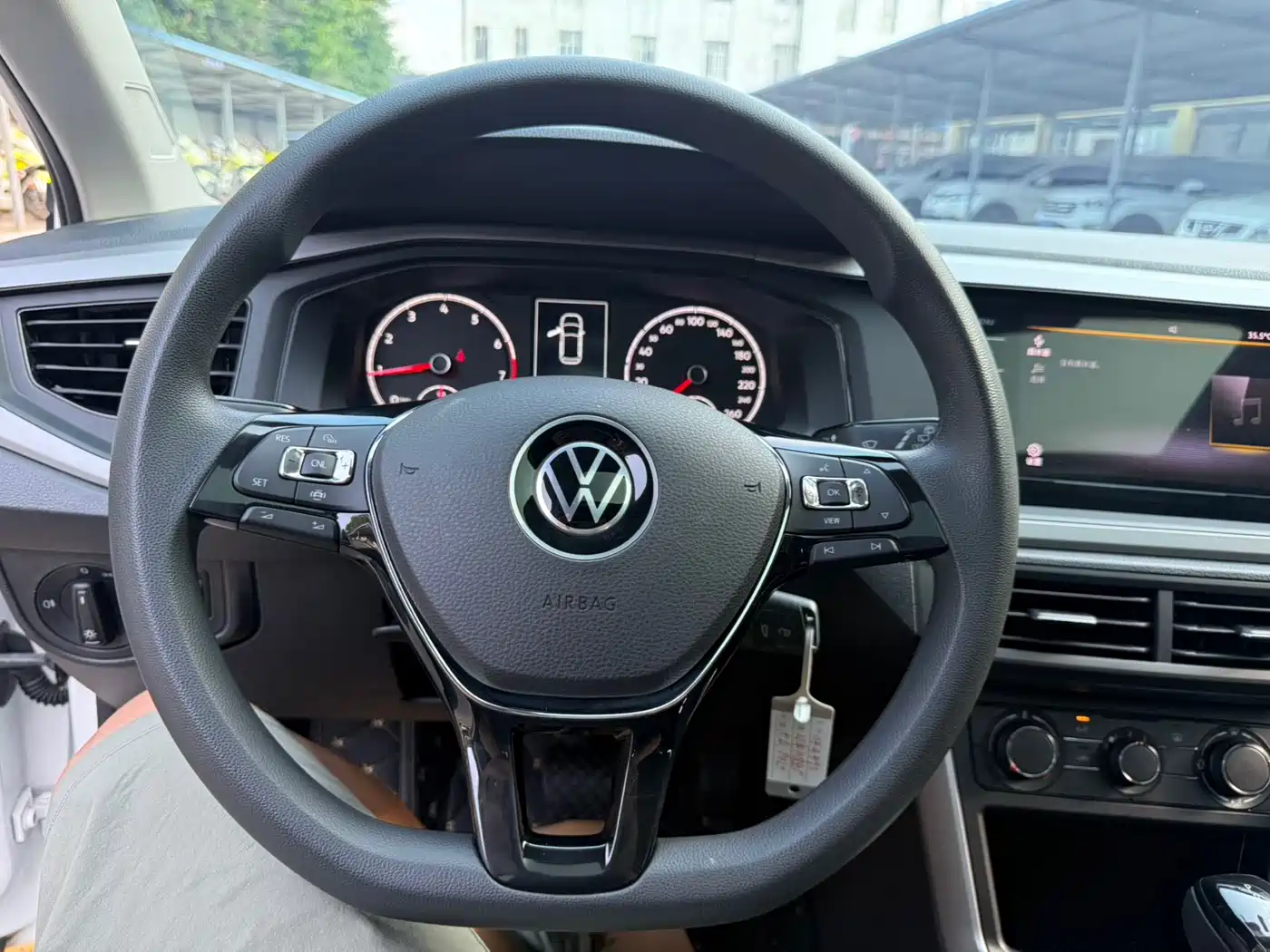 Volkswagen Polo 2021 Plus 1.5L Automatic Panorama Enjoyment Edition фото 11