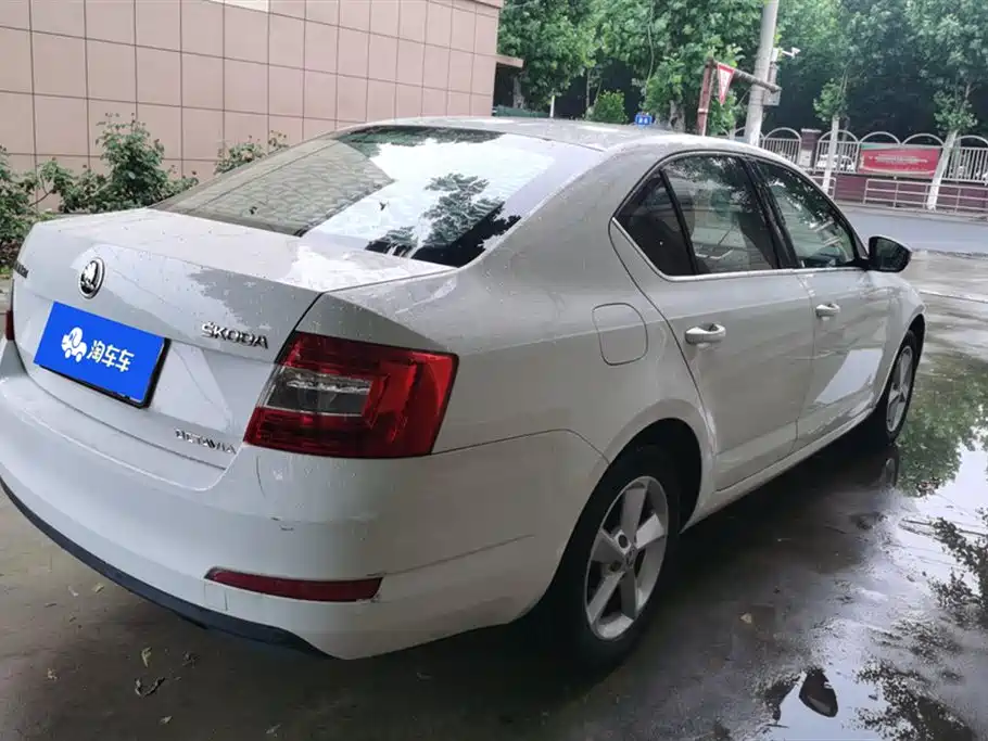 Škoda Octavia 2015 1.6L Automatic逸杰版 фото 3