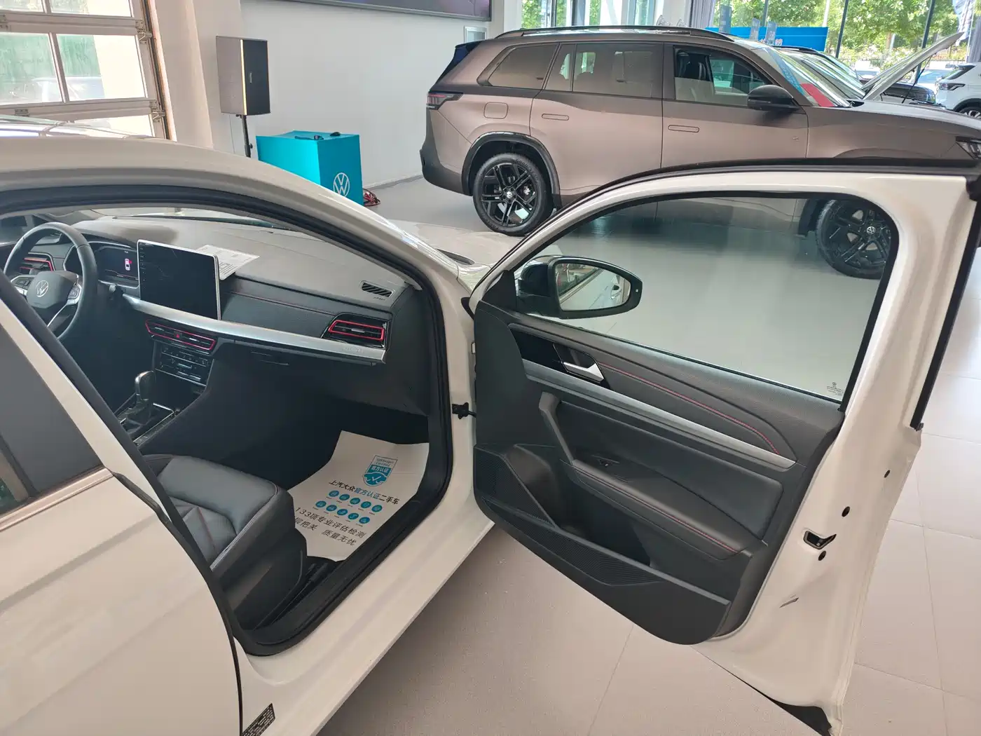 Volkswagen Lavida 2024 Model 300TSI DSG Starlight Leading Edition фото 13