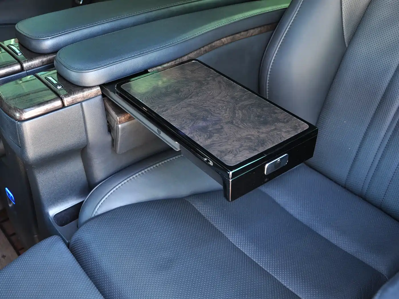 Toyota Alphard 2020 Hybrid 2.5L Premium Edition фото 10