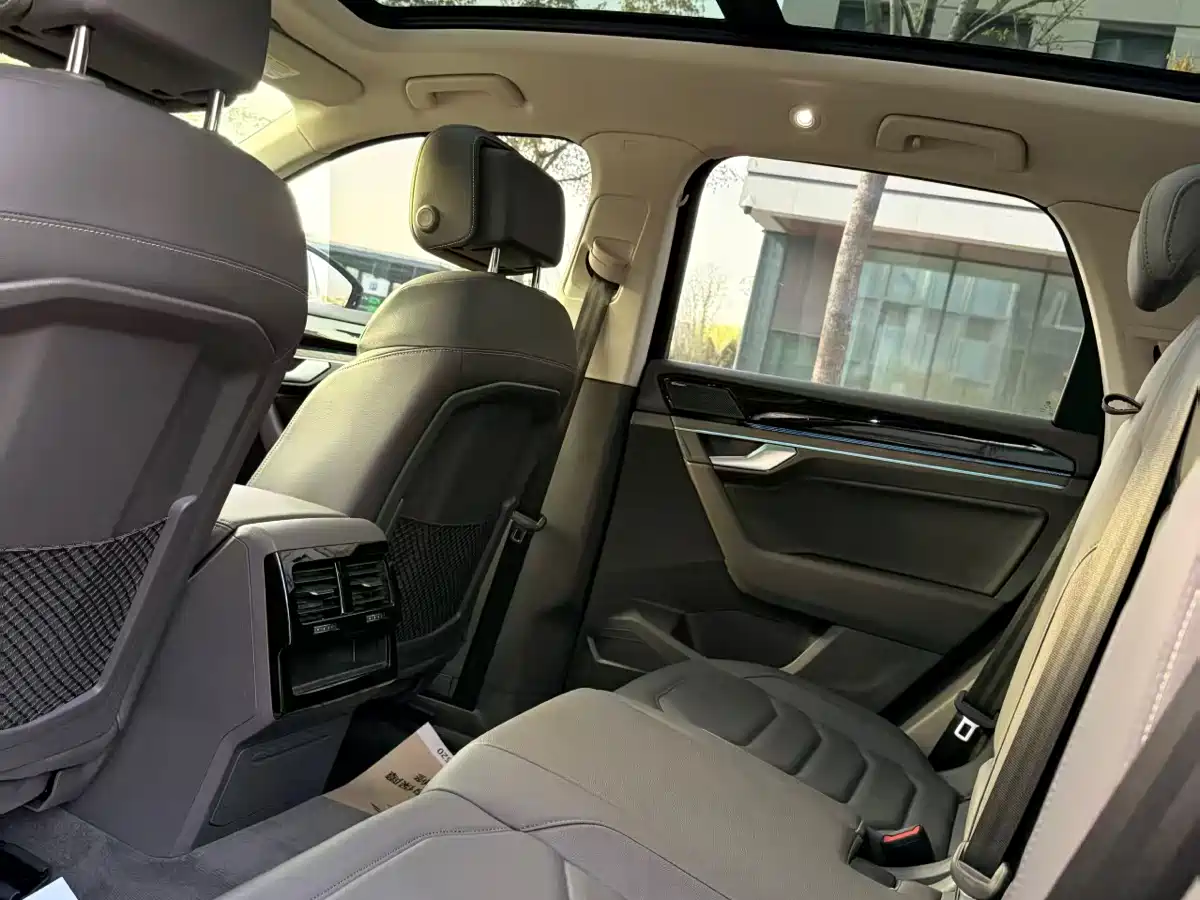 Volkswagen Touareg 2020 3.0TSI Enjoyment Edition China VI фото 10