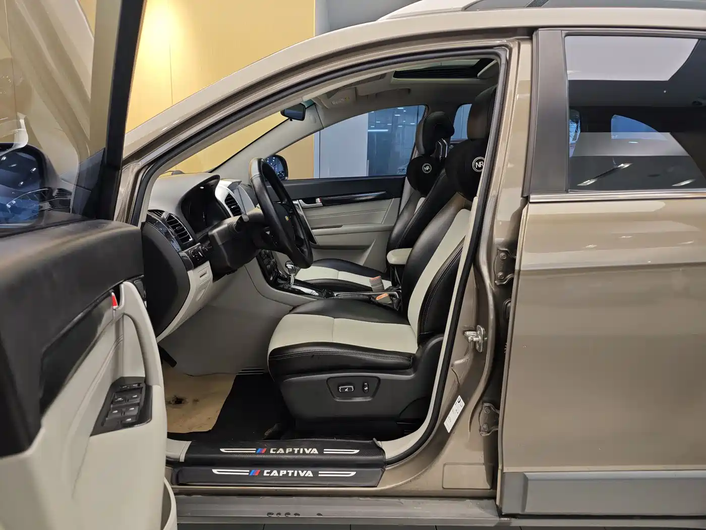 Chevrolet Captiva 2017 2.4L 2WD Urban Edition 5-Seater фото 13