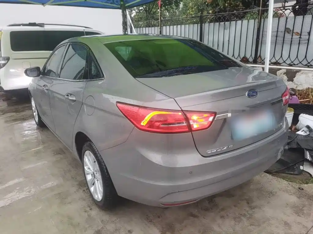 Ford Escort 2015 2015 1.5L Automatic Fashion