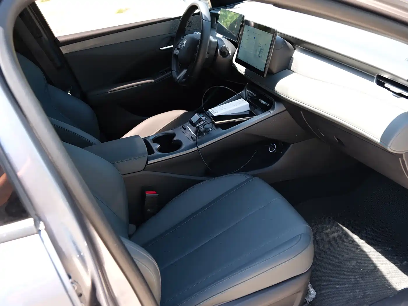 BYD Qin PLUS 2025 DM-i Smart Drive 55KM Leader фото 8