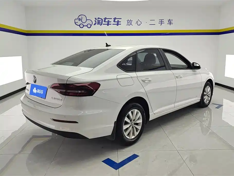 Volkswagen Lavida 2022 1.5L Auto Trend Edition фото 3