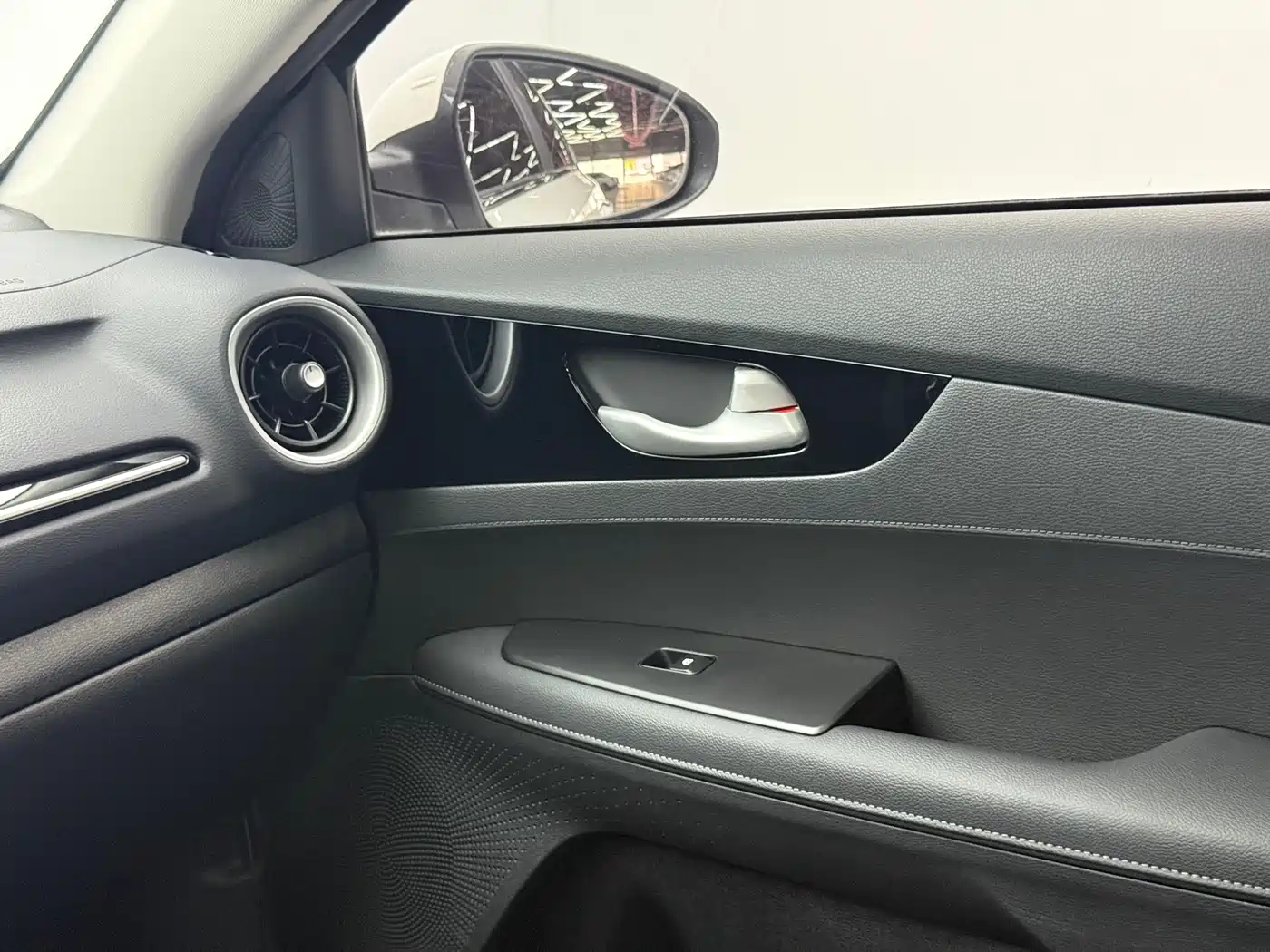 Kia K3 2021 1.5L CVT Fashion Edition фото 10