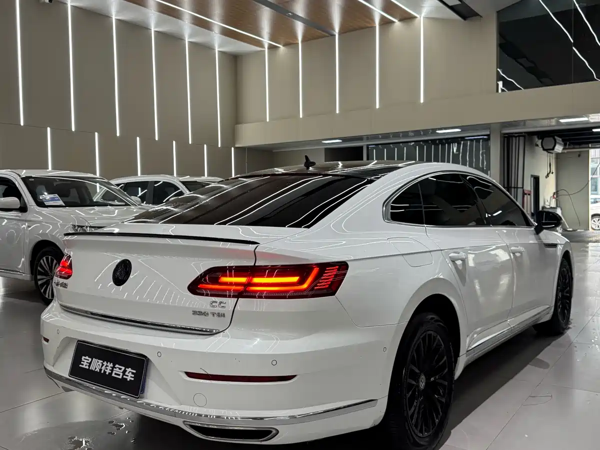 Volkswagen FAW-Volkswagen CC 2019 330TSI Charm Edition China VI фото 9