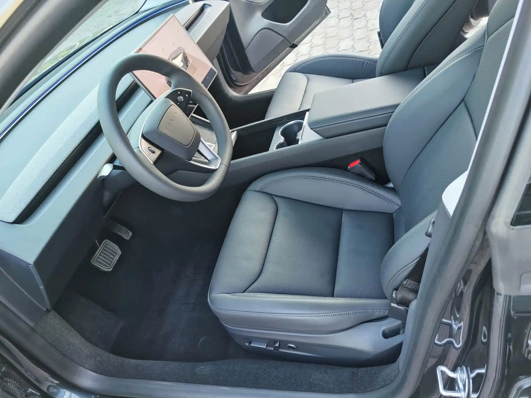 Фото 9 - Tesla Model 3