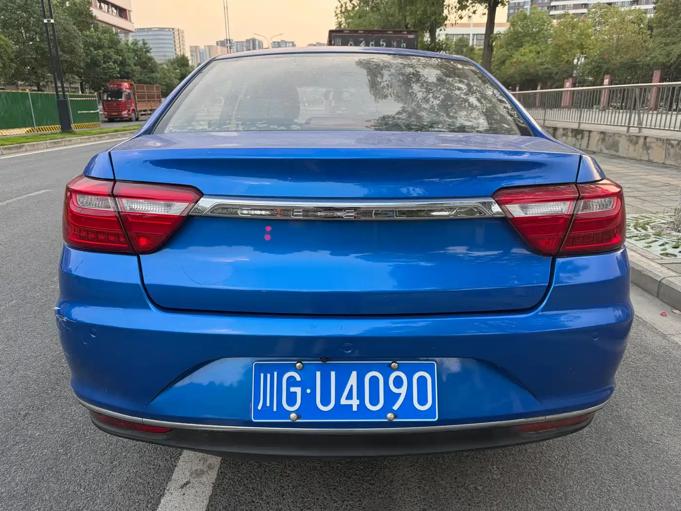 Фото 4 - Geely Vision