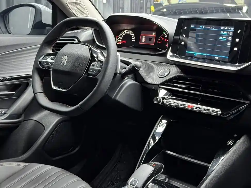 Peugeot 2008 2023 2022 230THP THE ONE