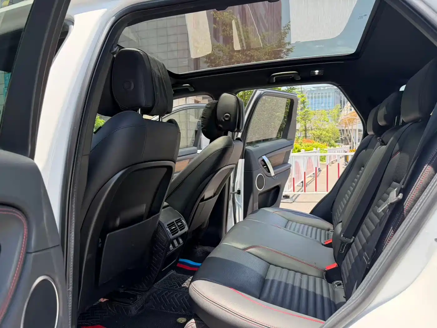 Land Rover Discovery Sport 2022 Model 249PS R-Dynamic S Performance Edition 5-Seater фото 8