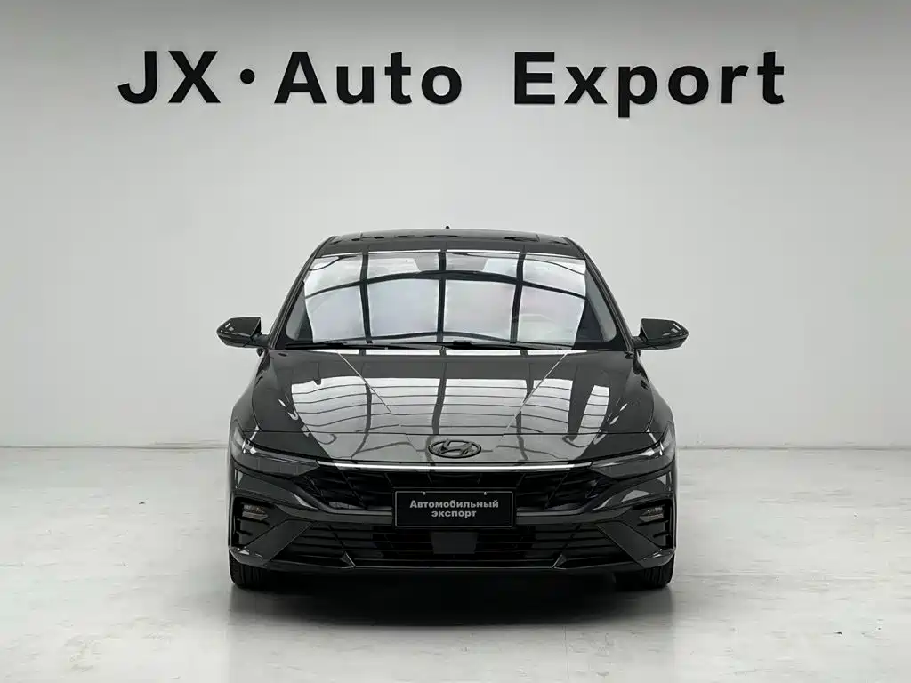 Photo 2 - Hyundai Elantra