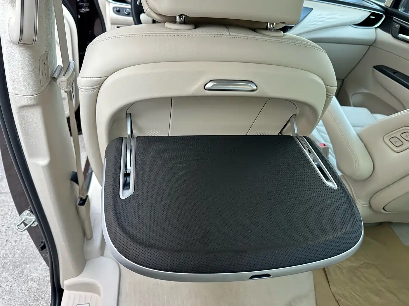 Buick GL8 2021 Avenir Aivia 7-Seater Family Edition фото 16