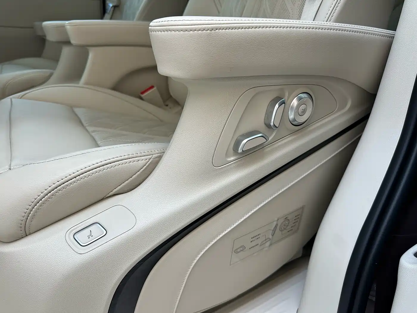 Buick GL8 2021 Avenir Aivia 7-Seater Family Edition фото 15