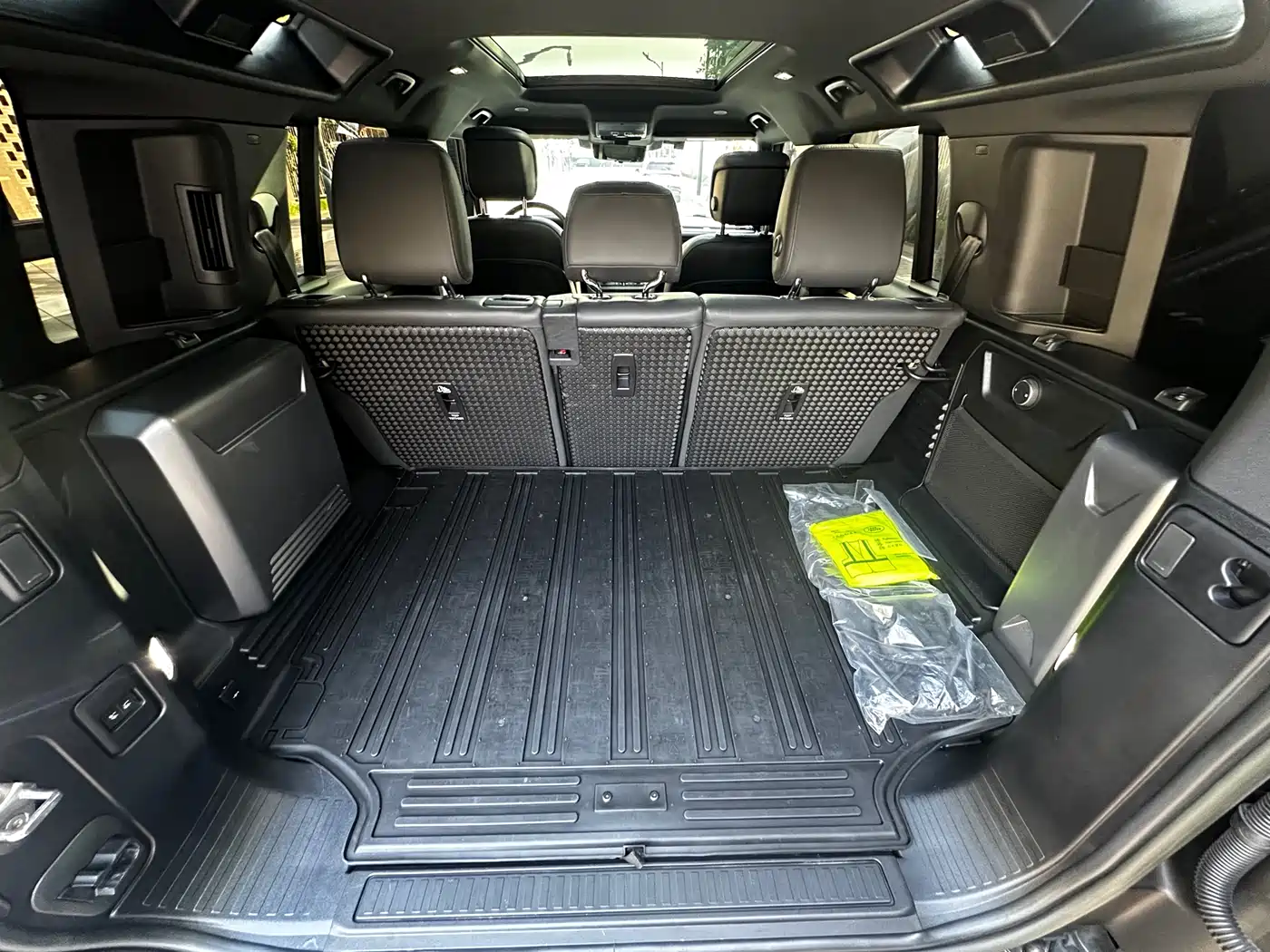 Land Rover Defender 2023 Facelift 110 3.0T P400 X-DYNAMIC HSE фото 14