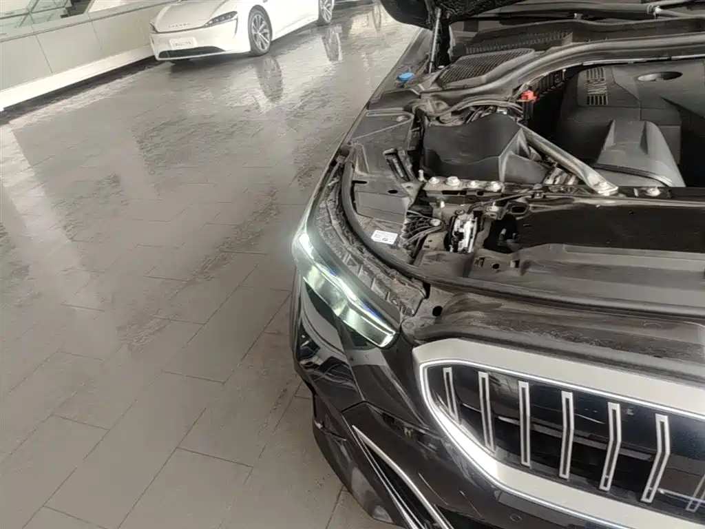BMW 5 Series 2025 530Li Premium M Sport Package фото 13