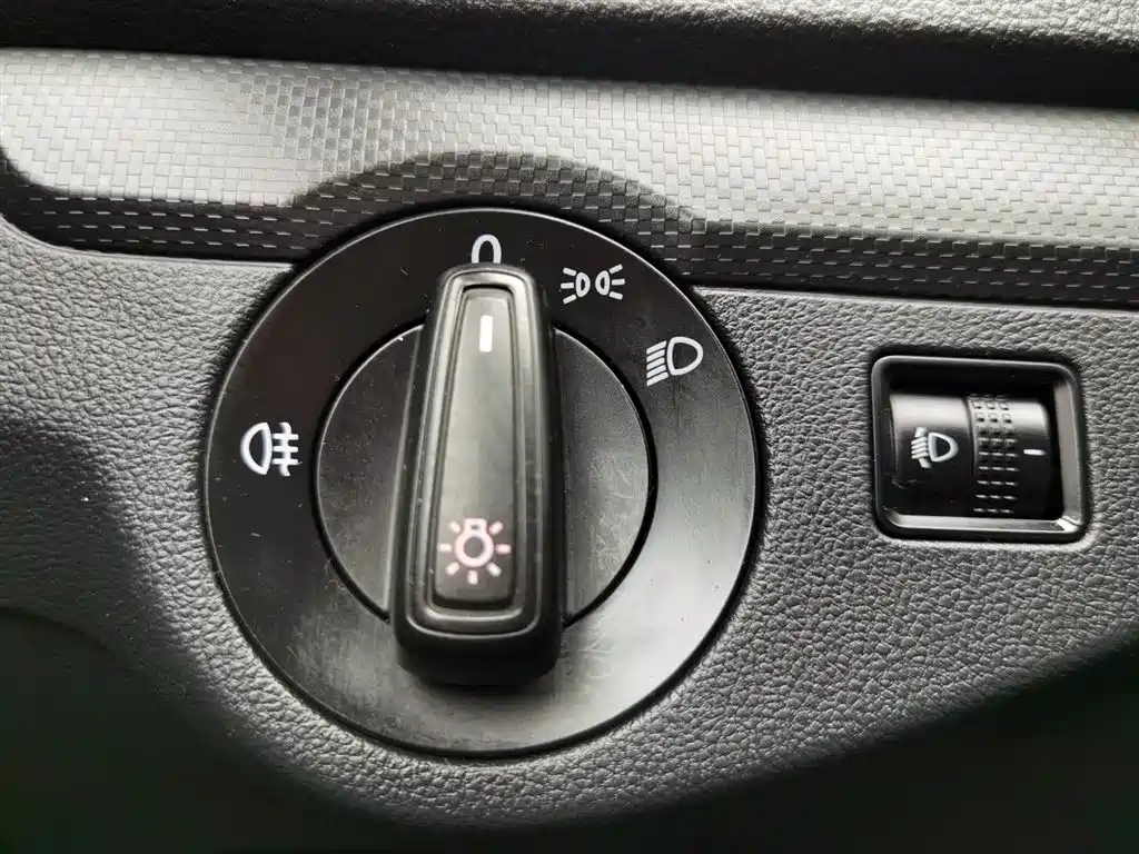 Volkswagen Jetta 2019 Dream Edition 1.5L Manual Fashion фото 21