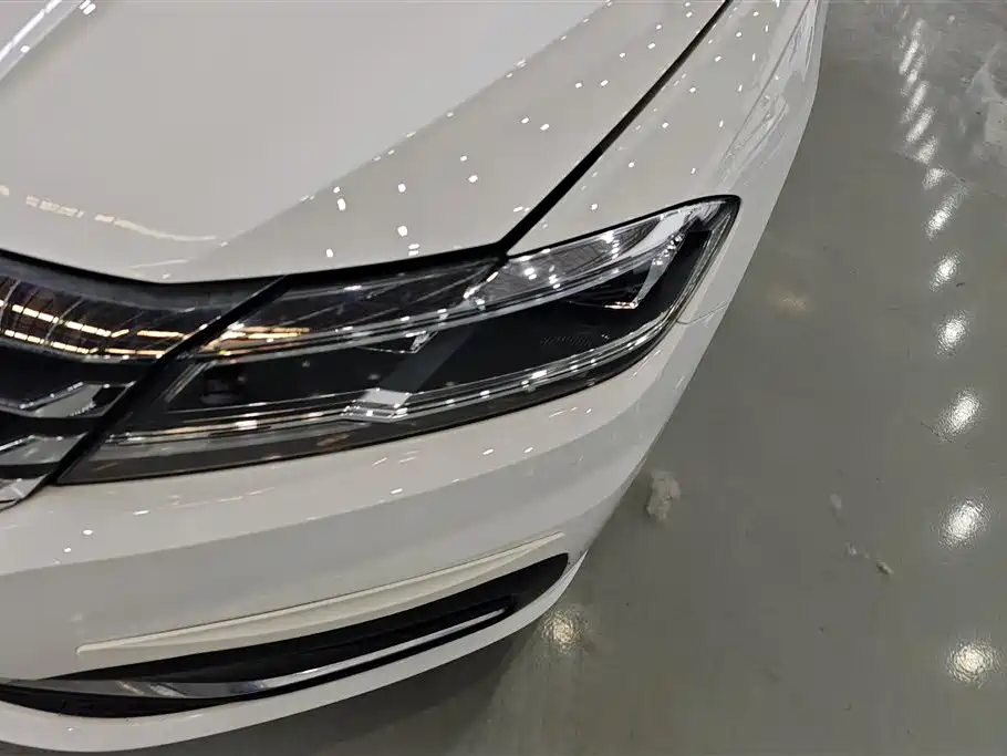 Volkswagen Lavida 2018 Hatchback 200TSI DSG Comfort Edition China V фото 5