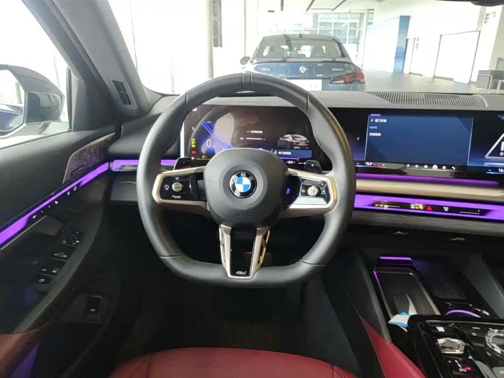 BMW 5 Series 2025 530Li Premium M Sport Package фото 17
