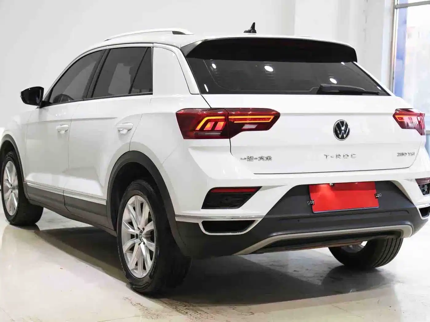 Volkswagen T-ROC 2022 280TSI DSG 2WD Elite PLUS фото 7